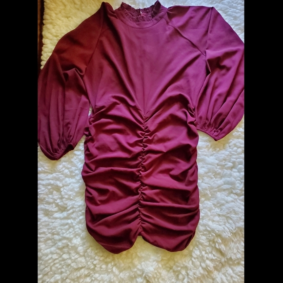 Boo hoo Ruched Dress - Picture 3 of 3